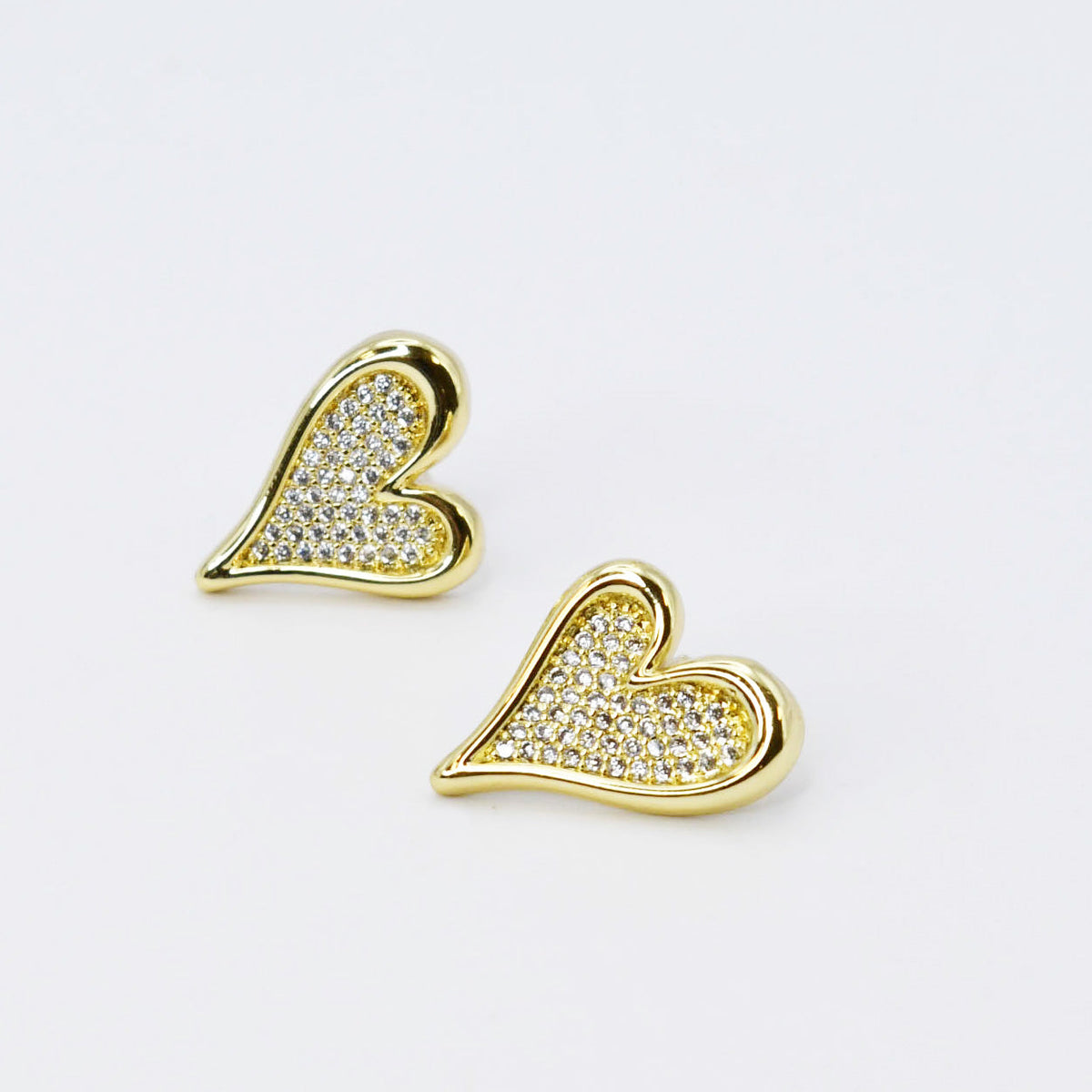 Dainty Heart Stud Gold