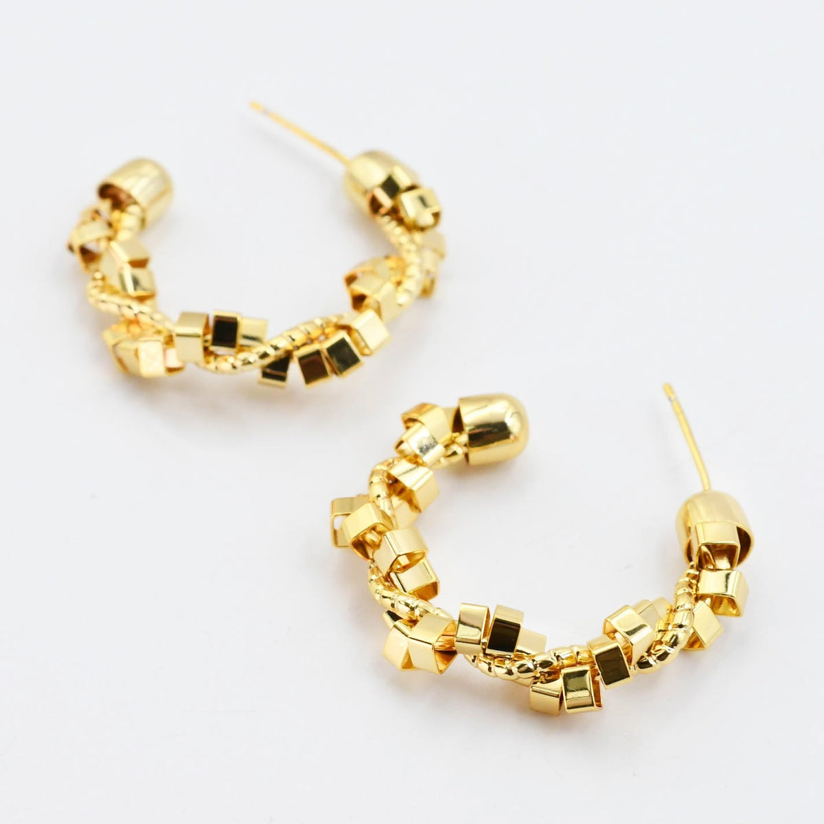Twisted Hoop